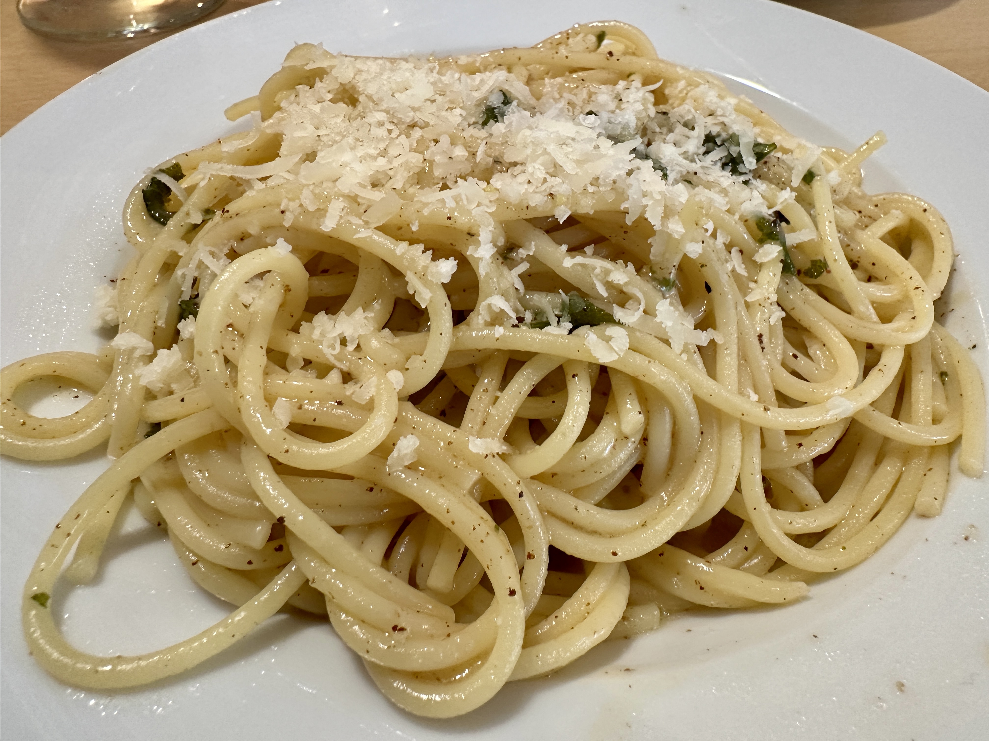 <i>Spaghetti mit</i><i>Nussbutter und</i><i>Salbei</i>